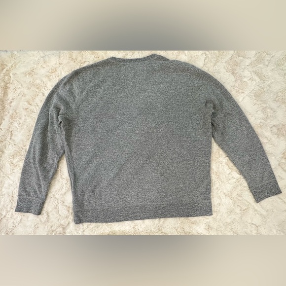 Men’s Banana Republic Long Sleeve Sweater - Picture 2 of 2